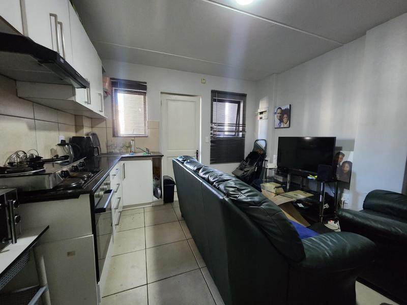 1 Bedroom Property for Sale in Kensington Western Cape